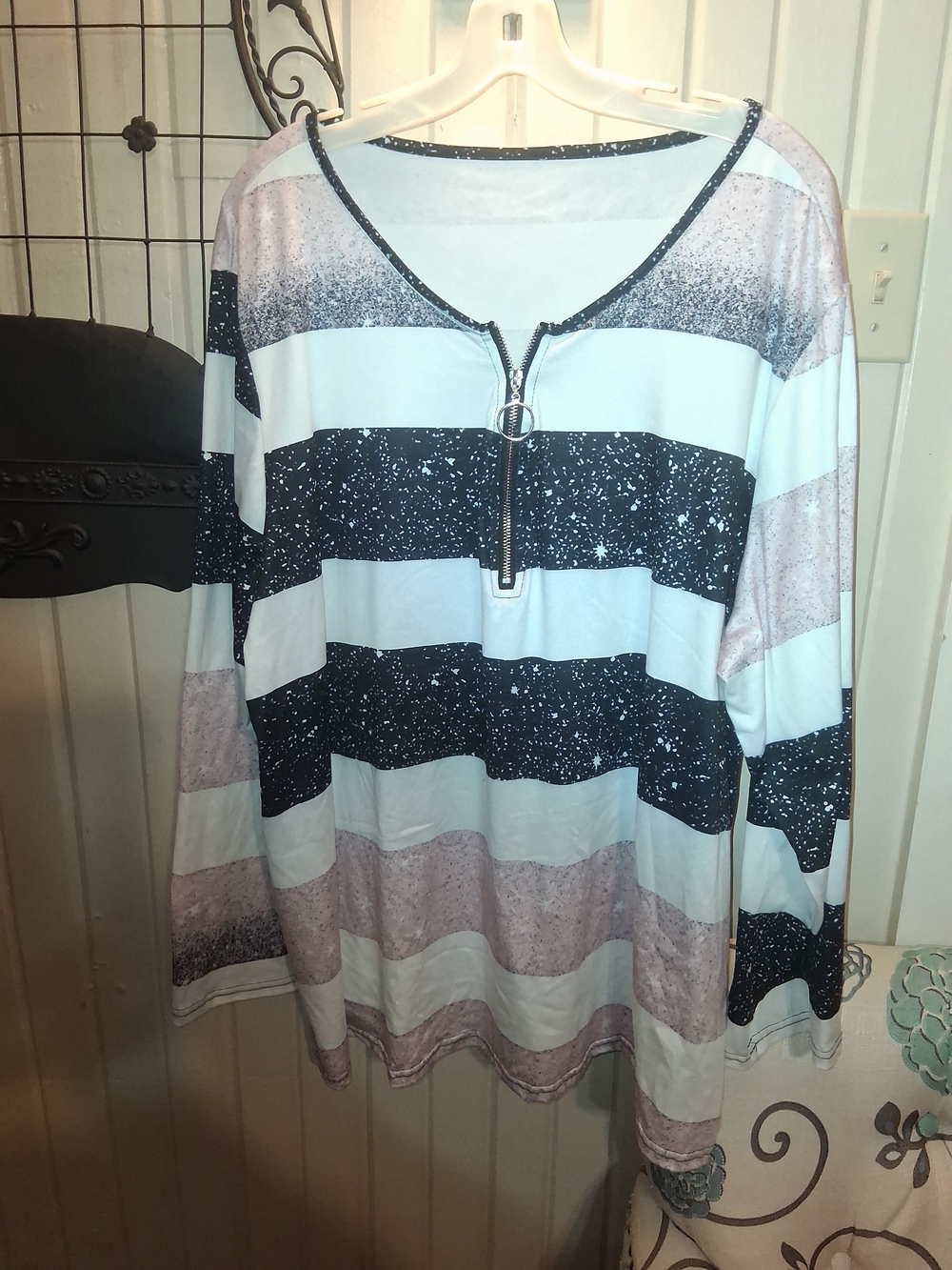 Source Unknown Striped Long Sleeve Zip Top in White, Black & Mauve